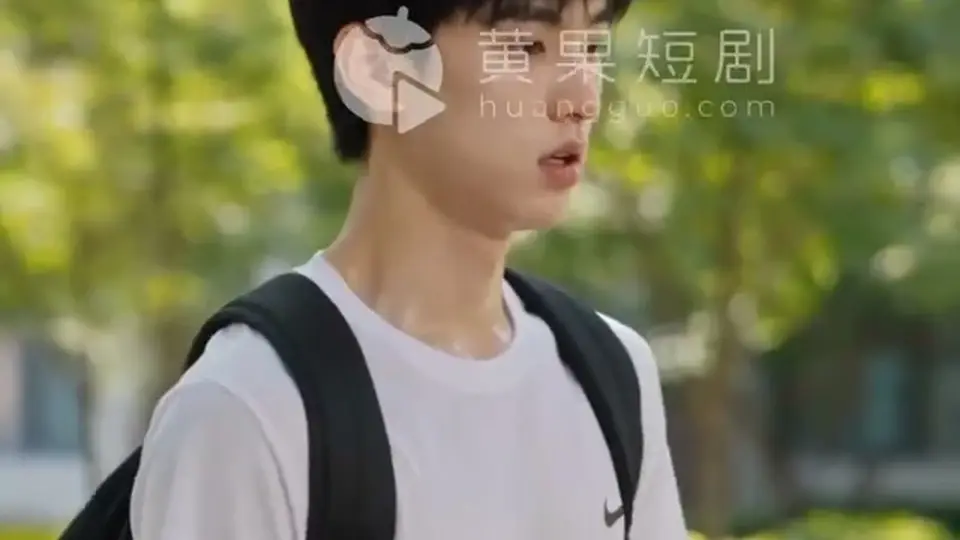 《少女学姐是我妈》第4集，按顺序看不容易串。这集把前面的疑问接了一半。