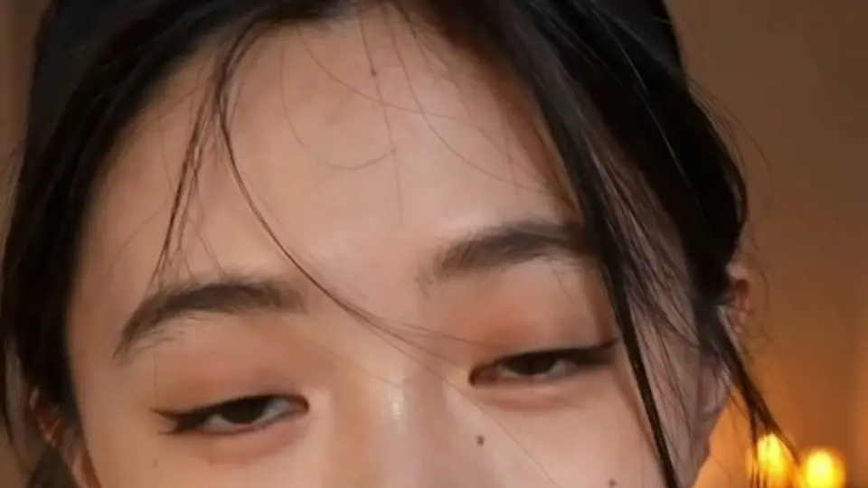 没有铺垫直接来。《AI魔改 刘浩存小姐姐用第一人称视角给你提供服务》，6分31秒。
