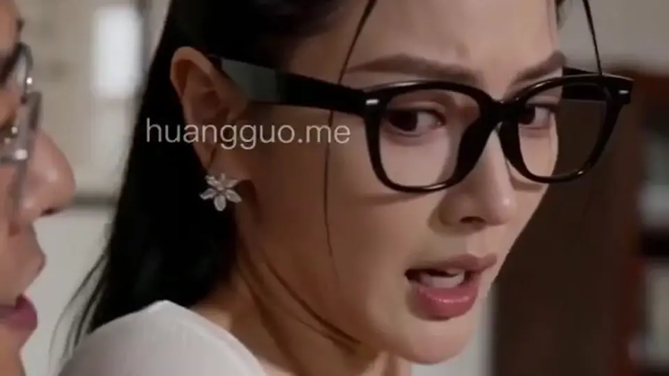 《患性瘾的巨乳女教师》第3集，4分11秒。这一集收得有点急，进度快的可以往后翻。