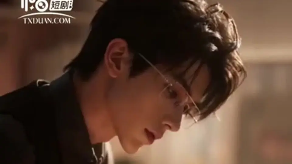 《我哥从小把我捧在手心》，3分53秒。没有铺垫直接来。
