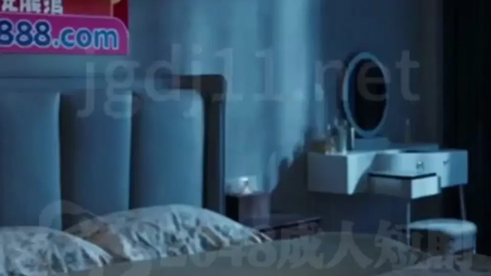 我与发小母亲的虐缘 第4集，3分57秒。这笔家务事还没翻篇，跳着看会漏细节。
