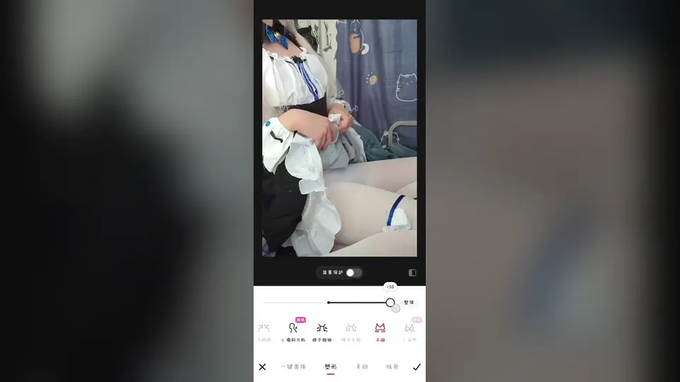 骚穴被玩到咕叽咕叽响。湿到手指一直打滑，一开始没抱期待。