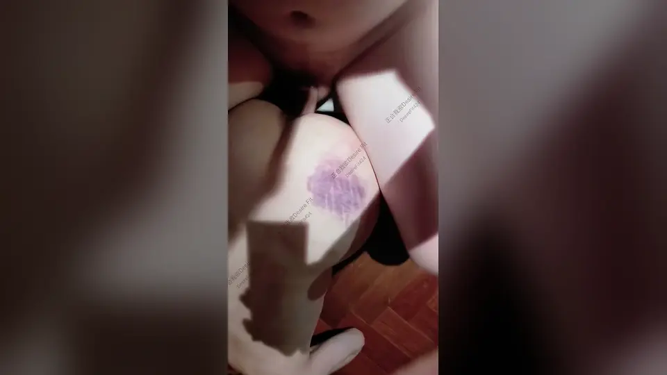 时间戳从第一秒开始，用手掌拍小骚逼拍出水，呼吸声全收进去了，一个镜头都没跳。