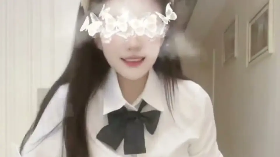 换姿势的时候最自然。结束后躺了很久没动。不是剪一半的。
