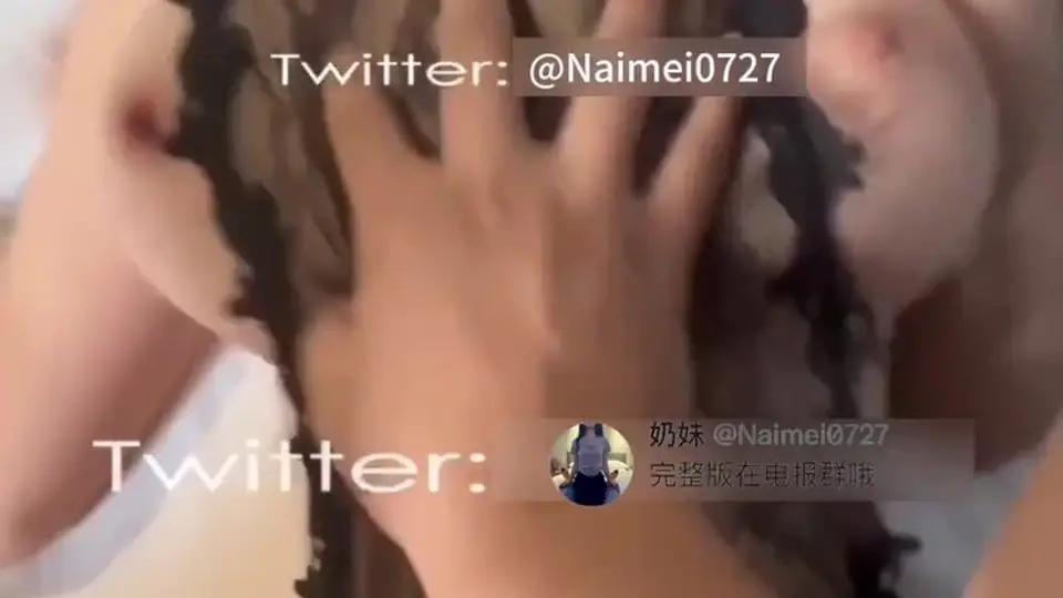 最后几秒才把镜头拉远。指尖一动就发颤，越往后越放得开。