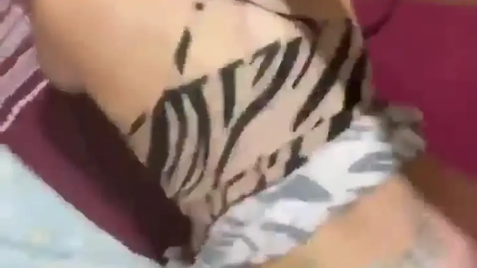 前一秒还在找角度，自己抠逼抠得啪啪响，节奏自己带着走，这条我留了。