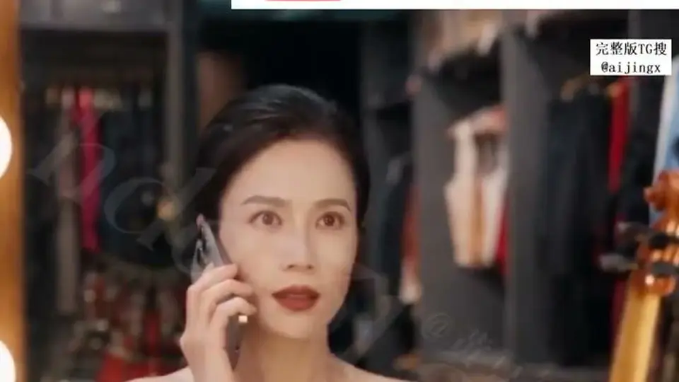 翻到一段AI短剧，小姨长得跟妈妈双胞胎一样，被我按在床上疯狂打桩。她嘴上说不要身体却很享受，不知道妈妈知道了我在操她妹妹会有什么反应。5分钟实打实干，这设定玩得真绝。