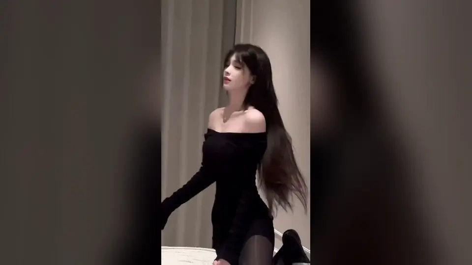 声音比想象中小。拿镜子照着看自己，躺下之后就没起来。