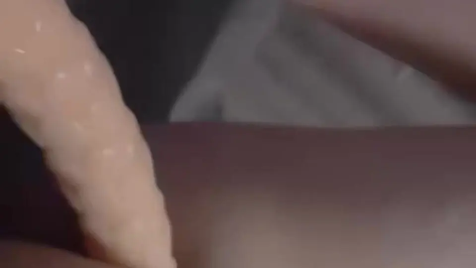 前一秒还在找角度，对着前置镜头说话，结尾还有一段。