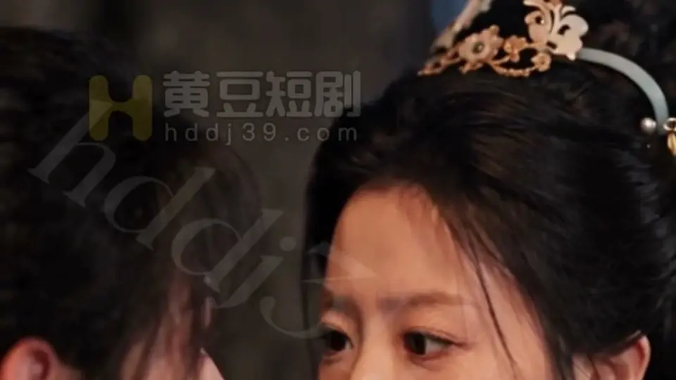 杨过夜闯重阳宫，手刃尹志平后，黄蓉用热如壁炉的阴道为他疗伤。这段黄豆原创短剧，第27集，画面暗调但氛围到位。