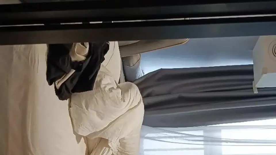 全程无套最后内射。全程没换过姿势，别一次看完。