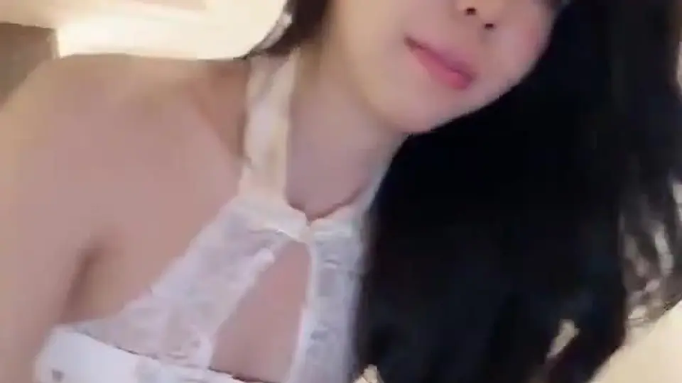 做一夜新娘抽取粉丝去酒店开房vlog，纯骚少女正式上线，不定时抽取真爱粉降临直播间做爱。