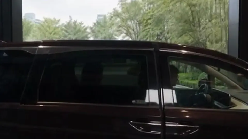 从头到尾都是正片。《AI魔改 白鹿 第一视角看骚货白梦妍 体验拍私房的性福经历》，3分58秒。