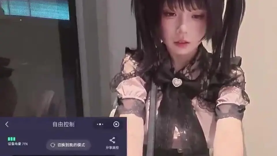 夜路尾行！遥控跳蛋塞穴狂震到腿软的地雷系美少女，手摇店角落偷偷高潮花枝乱颤、马路正中央当众羞耻放尿，主动求操被拖回家狂干到失去理智闷绝中出