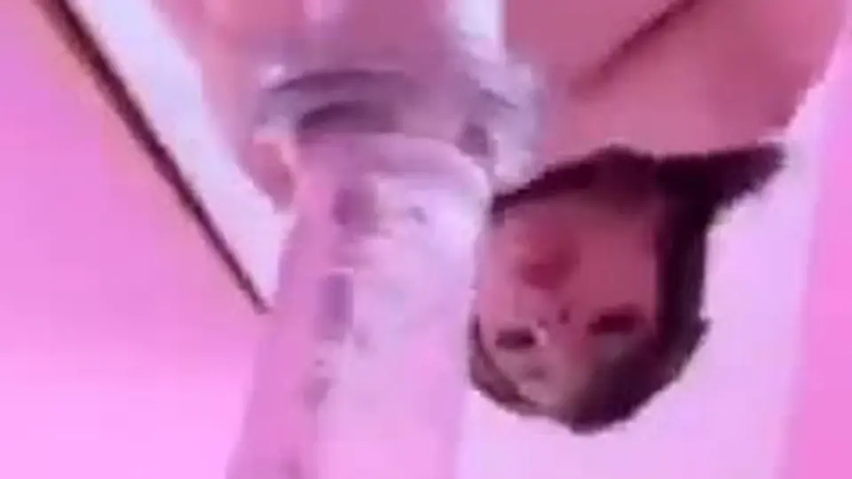 后半段明显收不住。声音从耳机里贴得很近。值得单开一个相册。