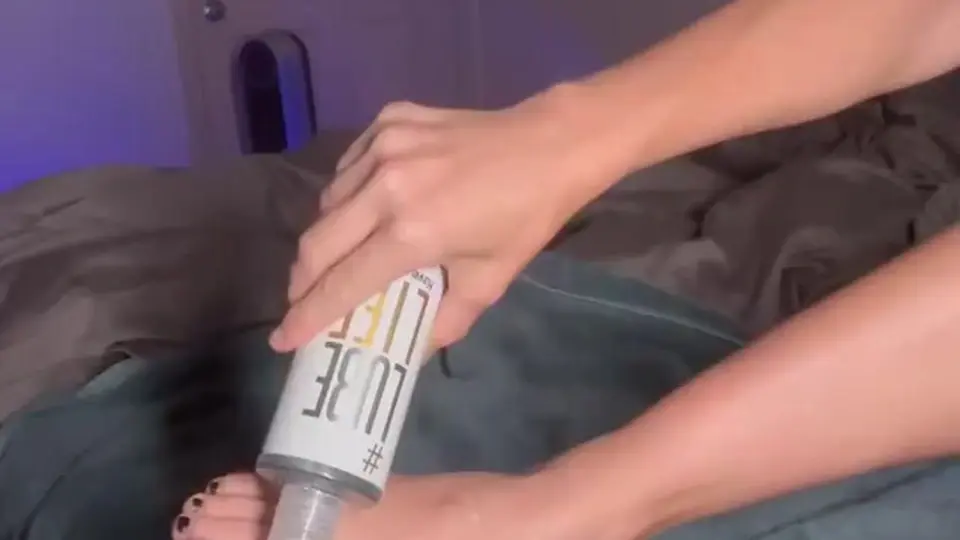 Let’s fuck some feet! Something erotic about sliding my dick through a set of pretty soles that grip tightly around my cock. Cum is great for the feet, too