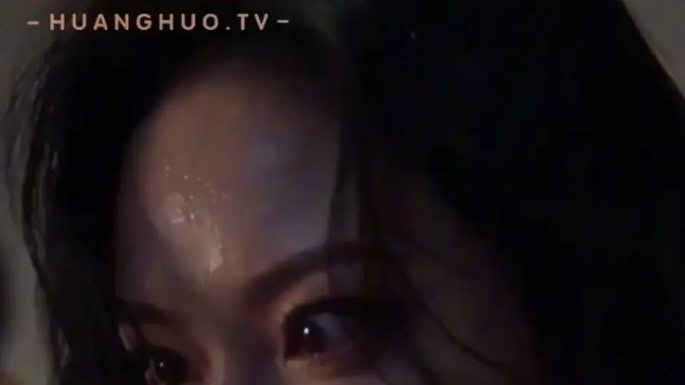 黄火短剧 - 黄火原创短剧 #什么我的手机可以操控身体 EP03 「变态，滚开！」 「自己脱光坐上来。」 陈默面对美女房东的催债，默默按下手机操控A...