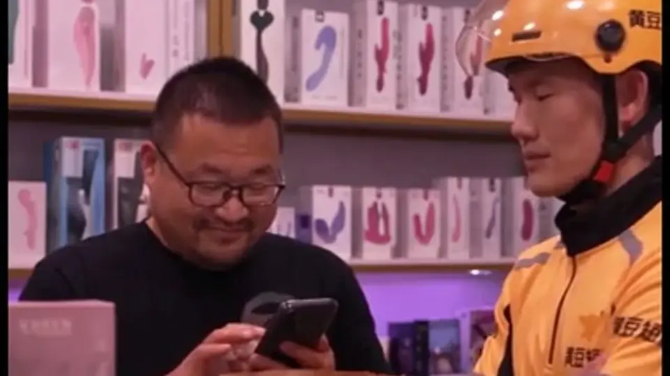 《收服母狗靠系统逆袭》，全长5分28秒。重来一次的选择更难。