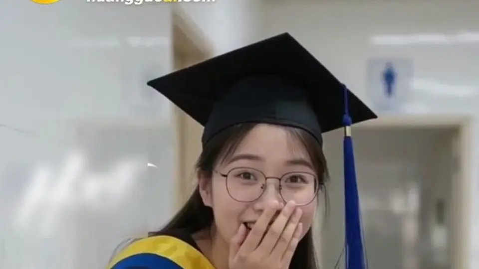 《毕业季》，1分11秒。该有的都有。