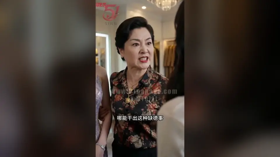 《蜜月有毒》第2集，2分39秒。这集是个转折，跳着看会漏细节。