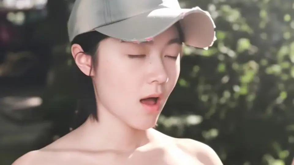 《AI魔改 赵今麦 弟弟 想不想让姐姐玩弄你的大棒啊 求我》，8分42秒。一家人坐到桌前才是正题，没有片头。