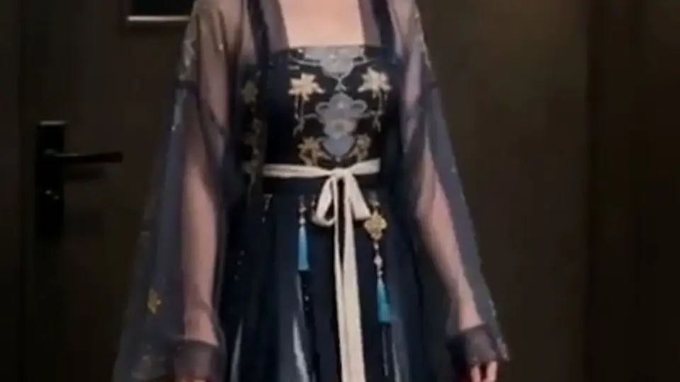 《网红窃听风云》第3集。节奏比上集紧。