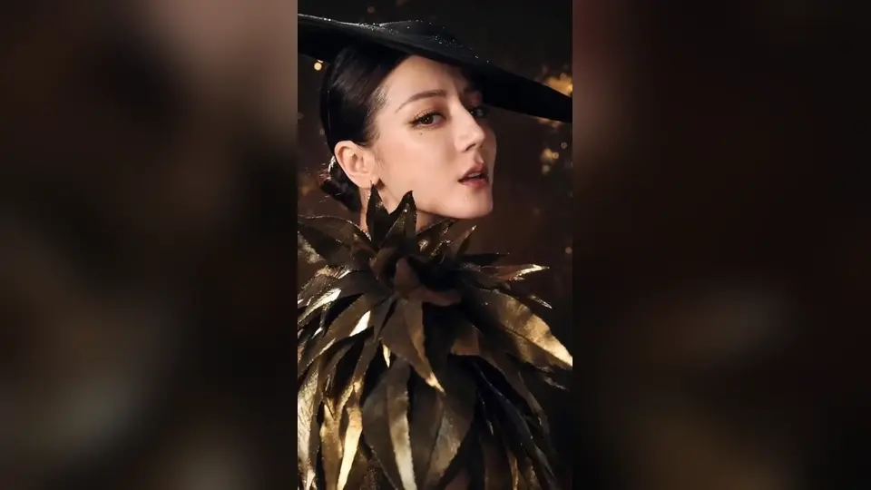 《AI换脸 迪丽热巴 拍摄性感写真 尽情展示销魂曲线》，全长4分45秒。节奏一点不拖。