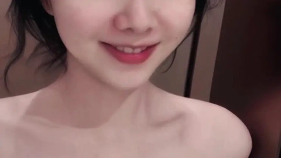AI魔改 谭松韵 不老童颜不过是因为每天都有来自各种男人的精液滋养，4分46秒。不用等下一段。看完再走。