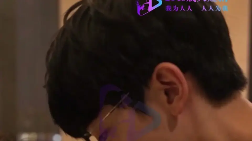 《短剧 - 妈妈，你怎么偷看我的隐私》第2集，4分48秒。这一家子的账还没算清，追这部的可以收藏一下。